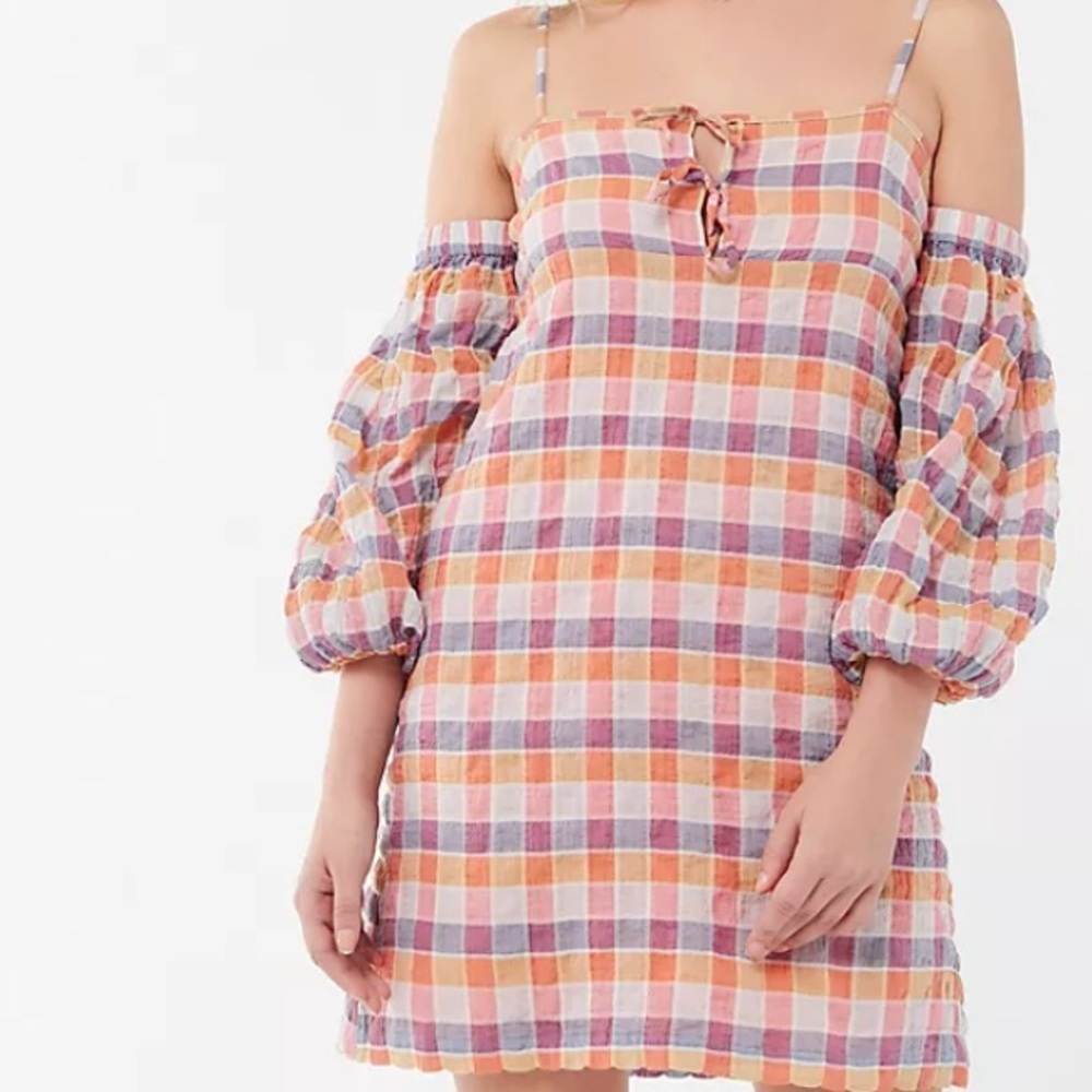 NWOT URBAN OUTFITTERS Crinkle Cold Shoulder Dress!